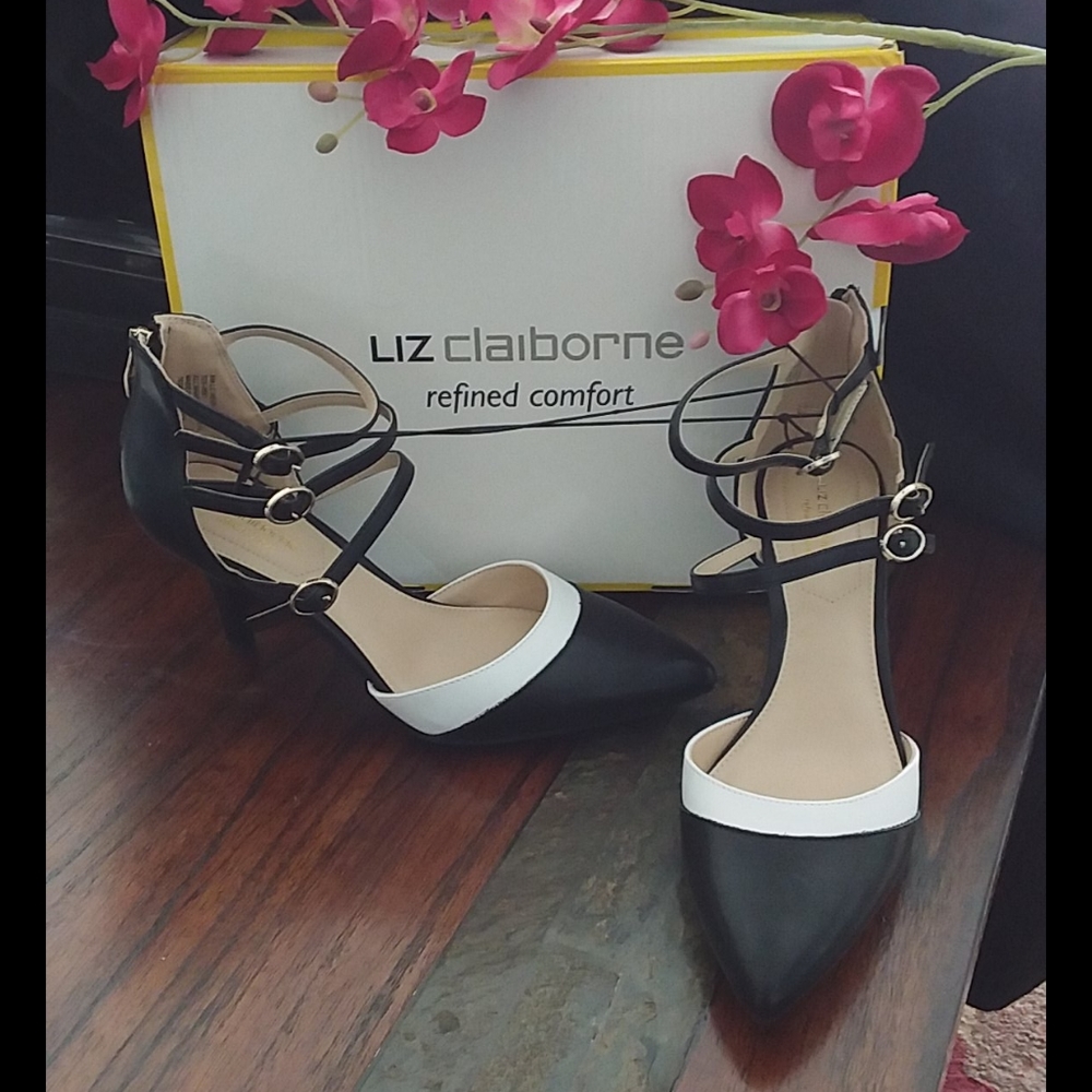 Liz Claiborne refined comfort black and white heel